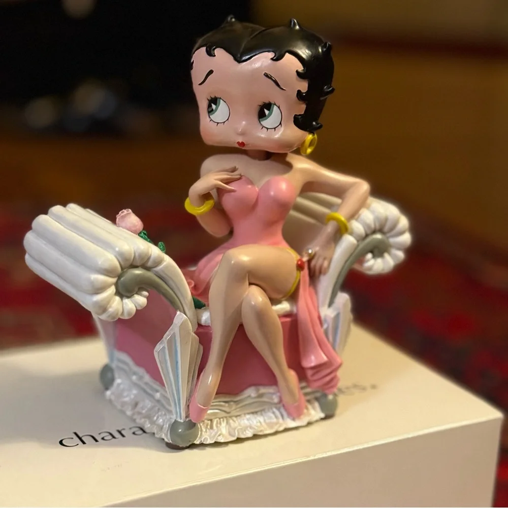 Vintage Betty Boop music box lot (2) with bonus lunchbox!!!! - Picture 3 of 16